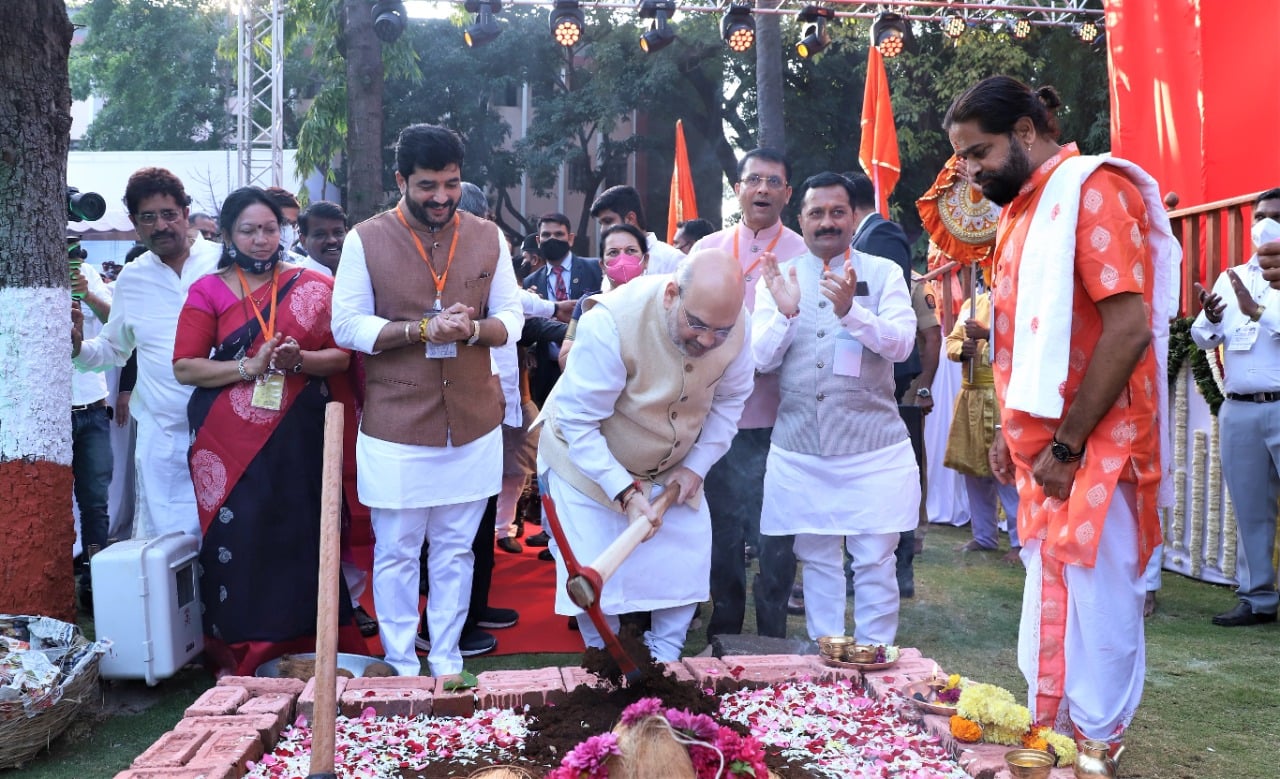 Union Home Minister Shri. Amit ji Shah performed Boomipujan of Chhatrapati Shivaji Maharaj Bronze Statue (for installation) at Pune Municipal Corporation premises.